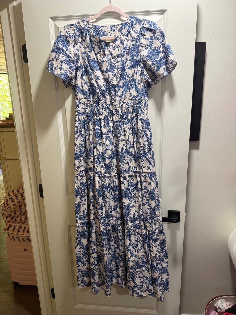 Anthropologie Somerset Dress sz Medium EUC blue and off white floral
